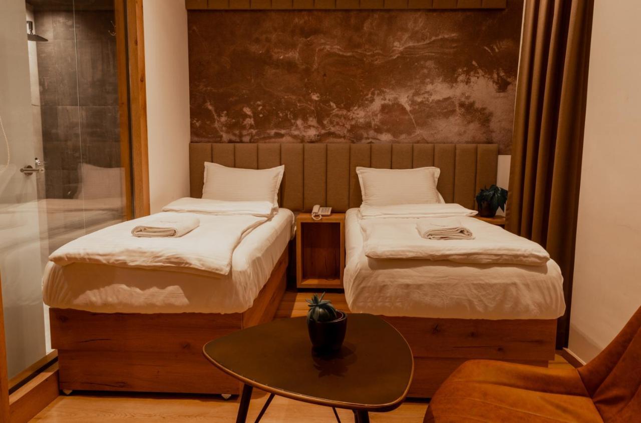 Roadside Hotel Lipjan Dış mekan fotoğraf
