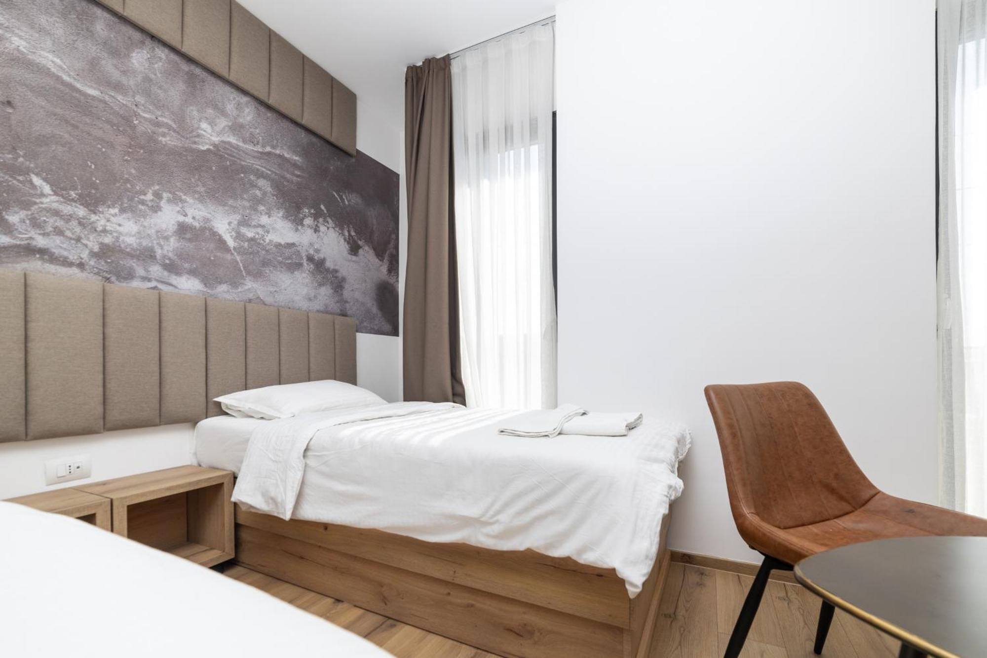 Roadside Hotel Lipjan Dış mekan fotoğraf