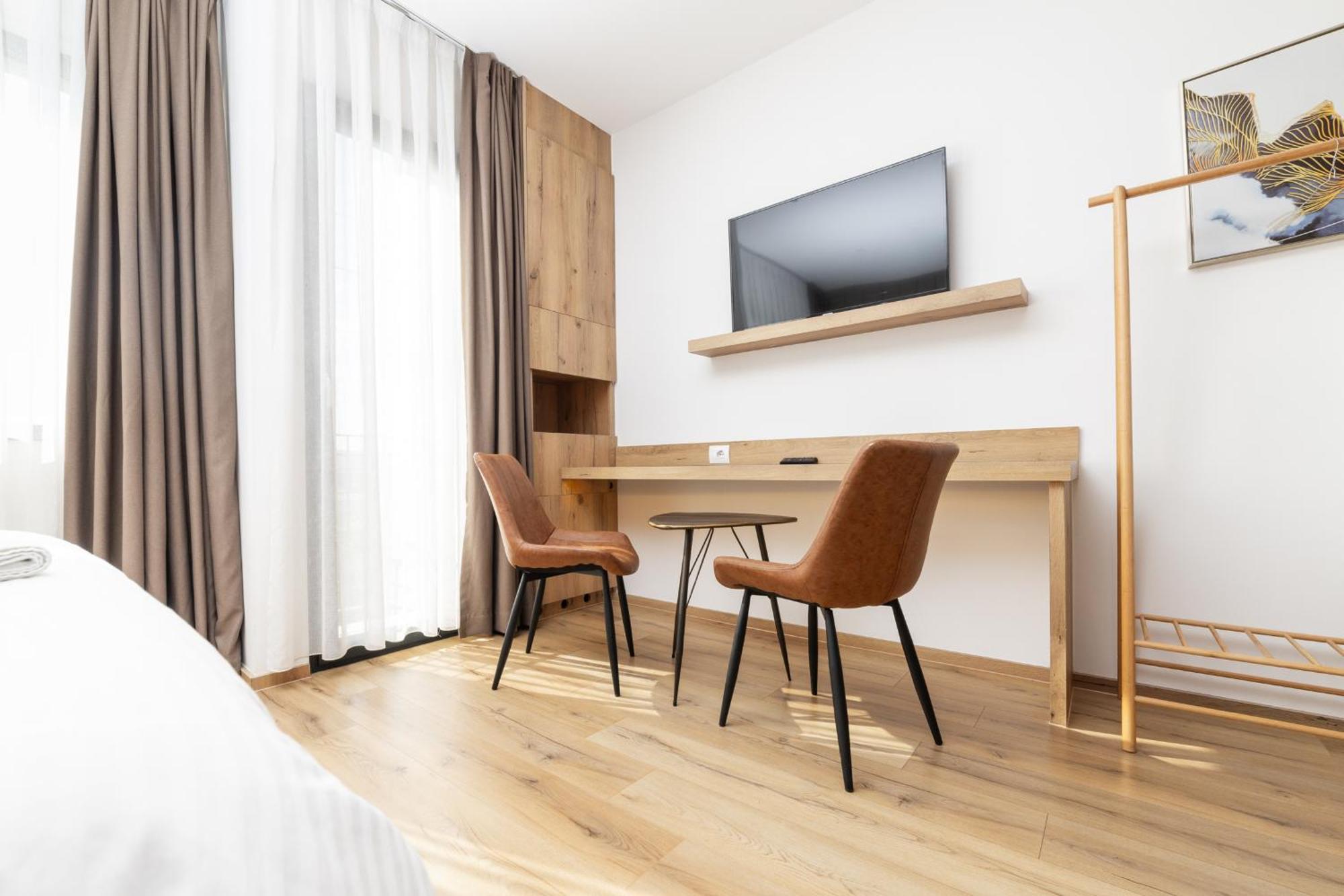 Roadside Hotel Lipjan Dış mekan fotoğraf