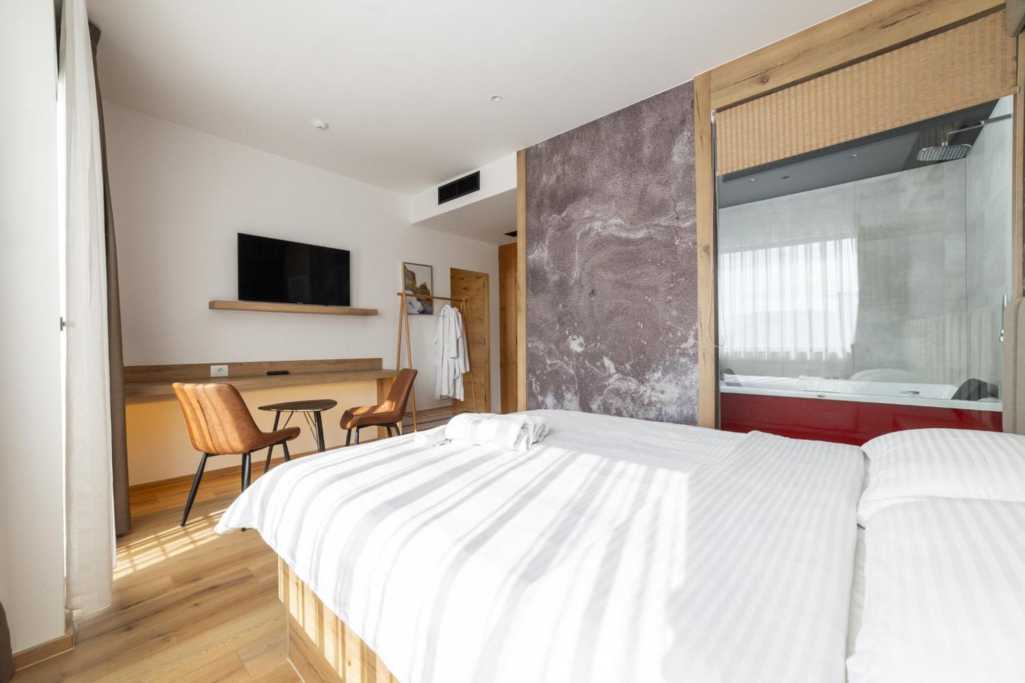 Roadside Hotel Lipjan Dış mekan fotoğraf