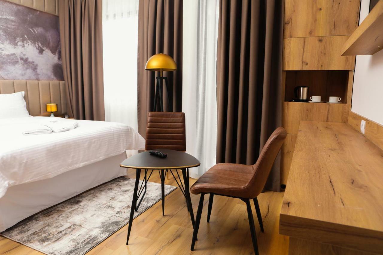 Roadside Hotel Lipjan Dış mekan fotoğraf