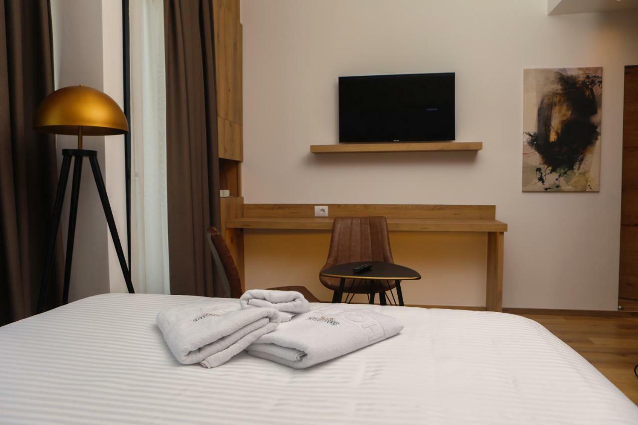 Roadside Hotel Lipjan Dış mekan fotoğraf